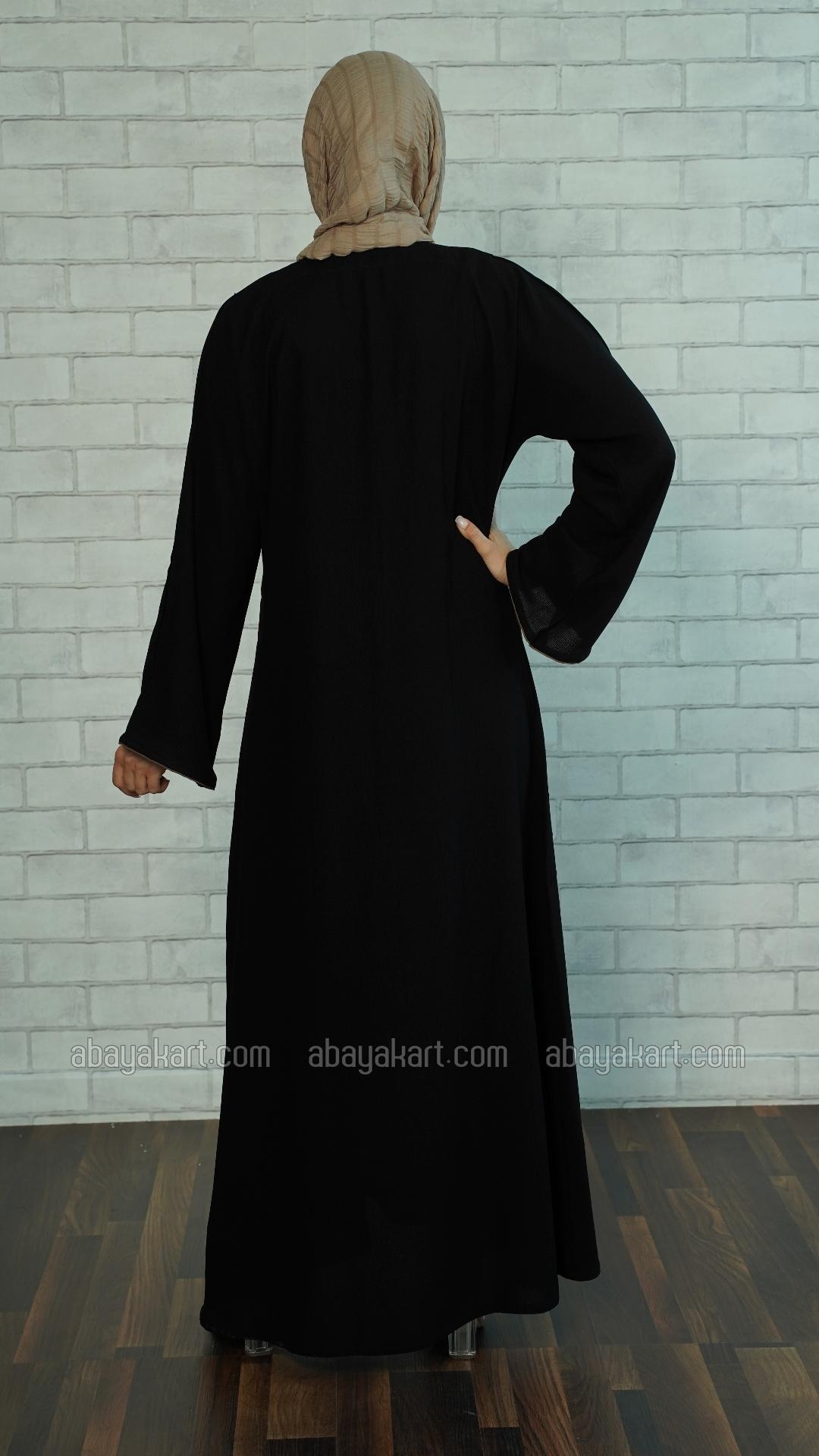 Wholesale Elegant Abaya with a Show Button on the Front in Black