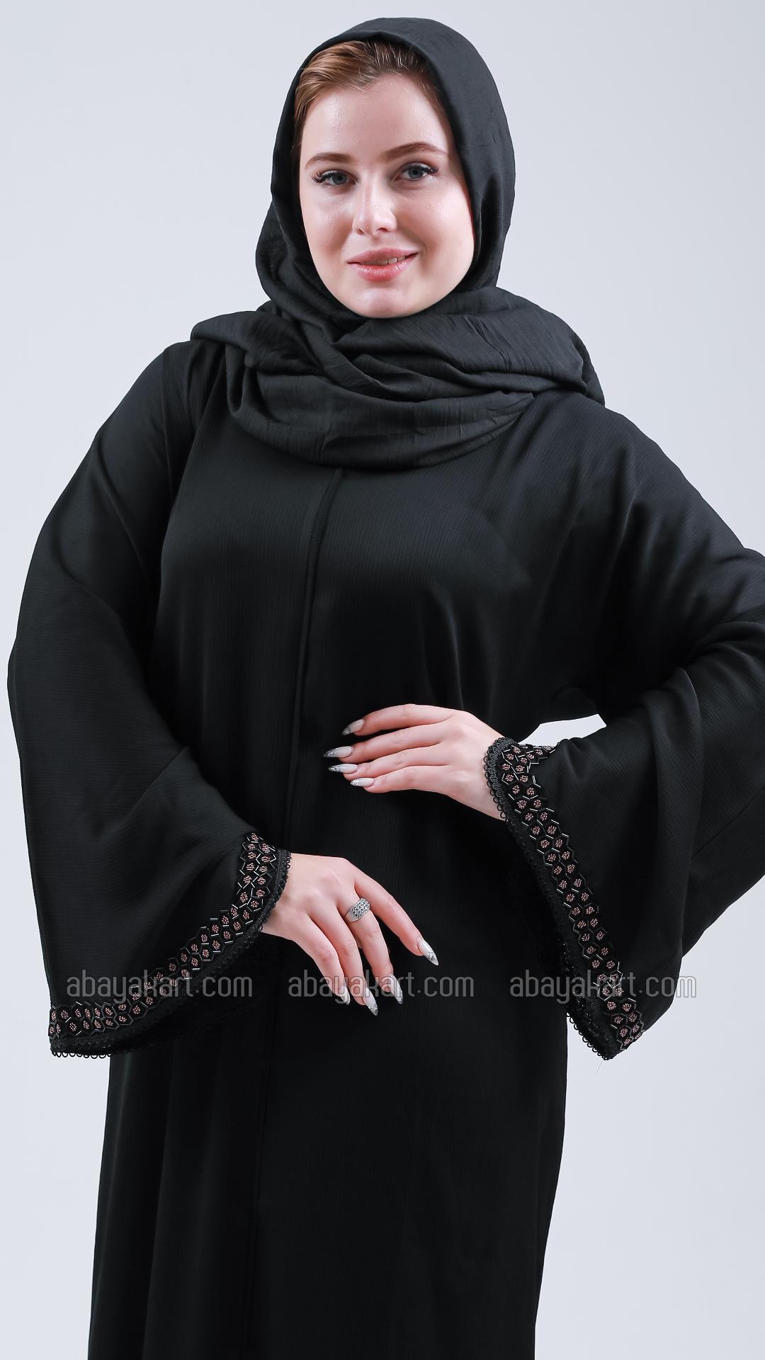 Wholesale Stylish Black Zoom Abaya with Lacework and Handwork