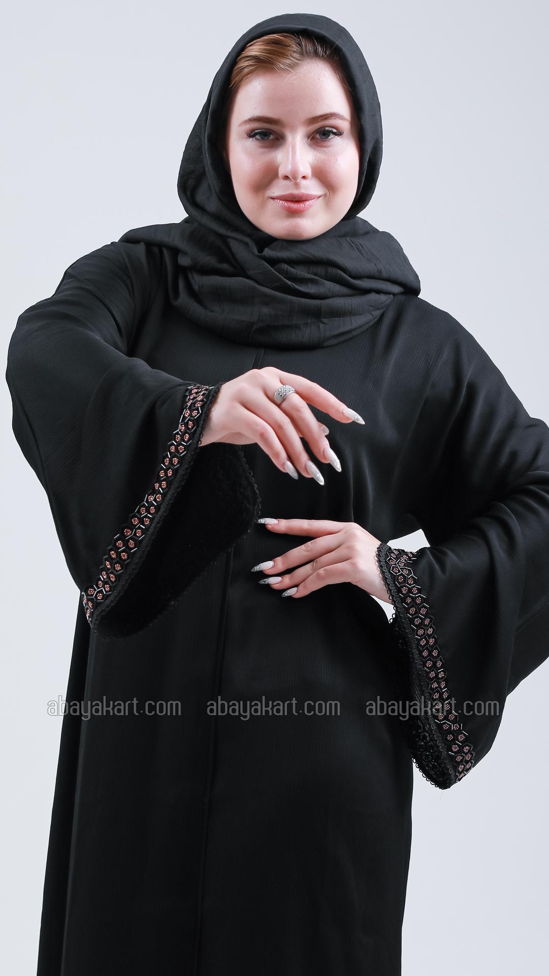Wholesale Stylish Black Zoom Abaya with Lacework and Handwork