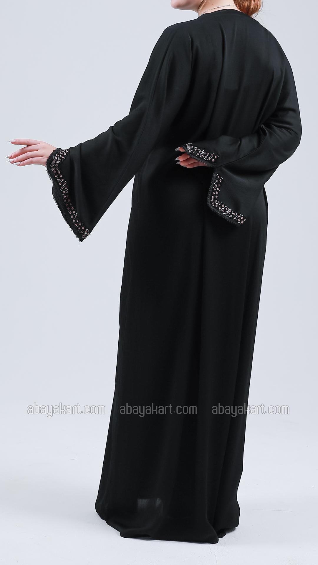 Wholesale Stylish Black Zoom Abaya with Lacework and Handwork