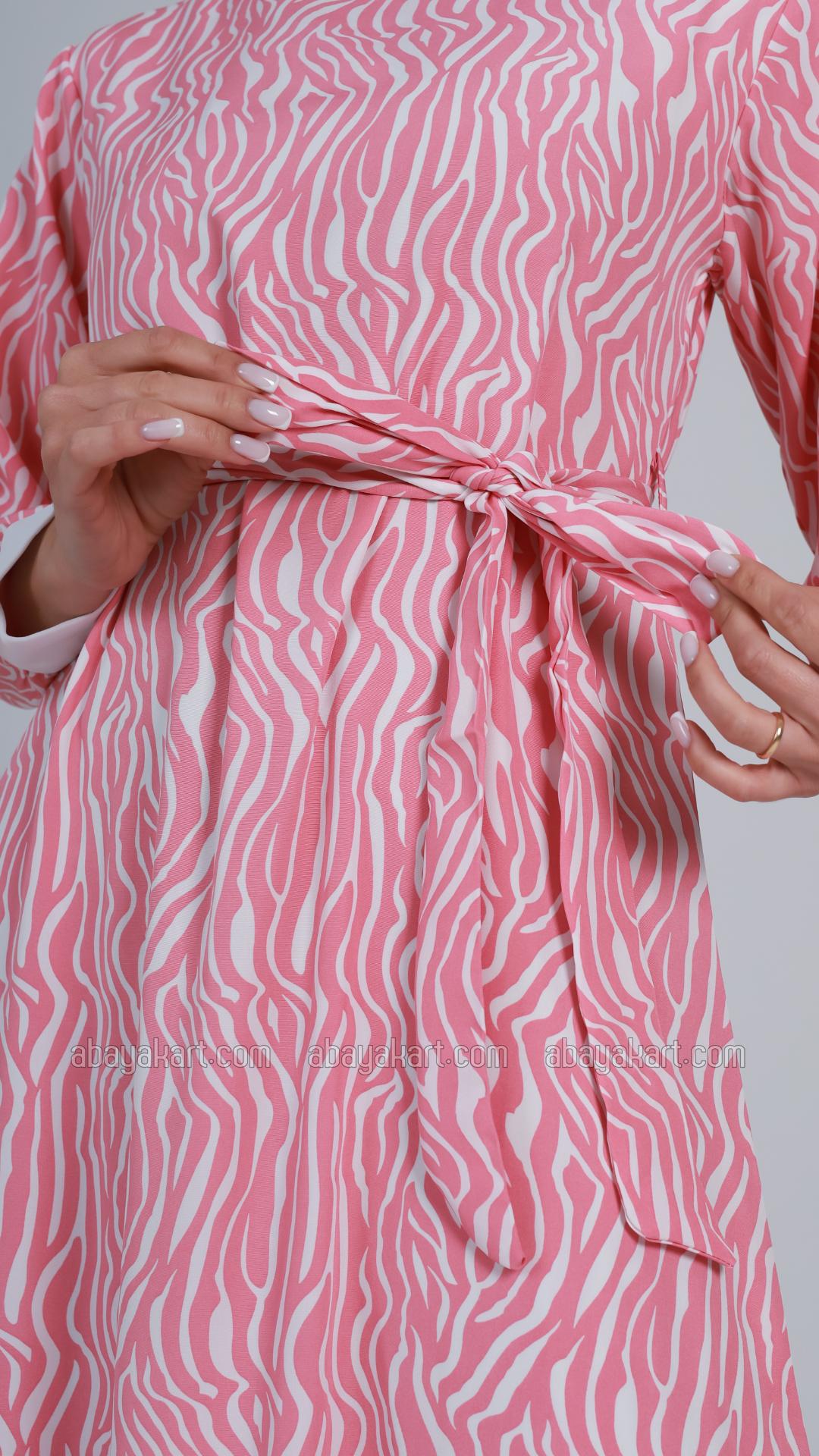 Wholesale Modest Dress with a Belt in Rose and White